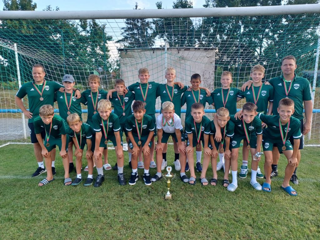 Dobogón az Illés Akadémia U13!