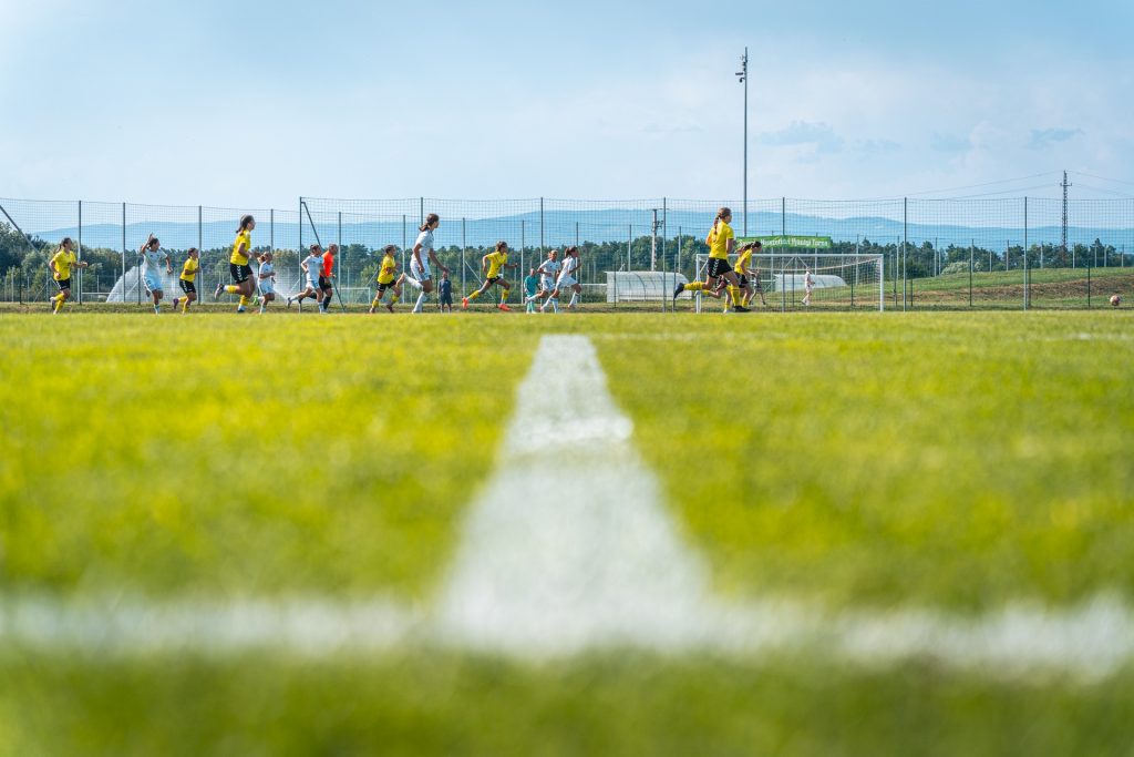 A legkisebb leányoknak is eldördül a startpisztoly