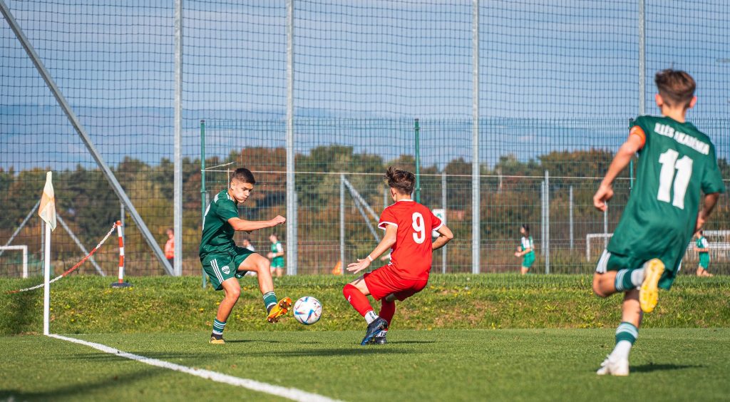 Az ajándékba kapott 11-essel óriási előnyre tett szert a hazai csapat