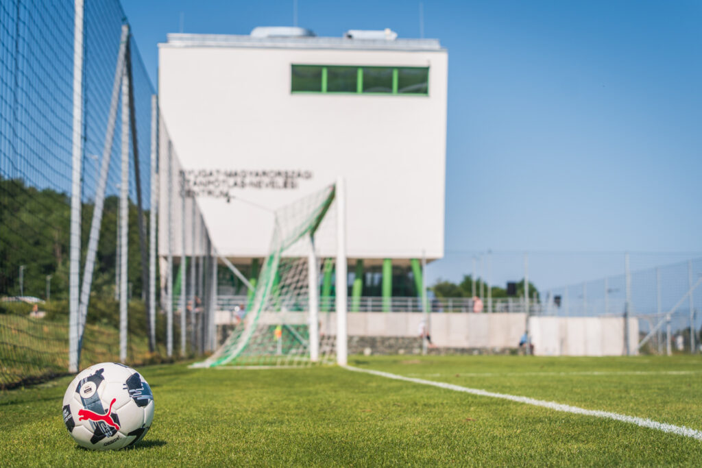 Egy-egy mesternégyes és mesterhármas