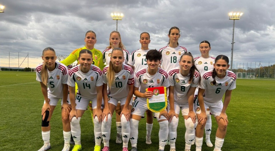 Licskai Léna kezdett, Csanádi Kata Róza cserként állt be