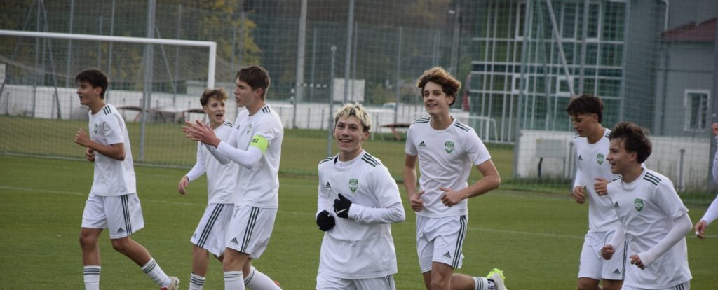 Versenykorosztályaink idei programjából még két hét van hátra