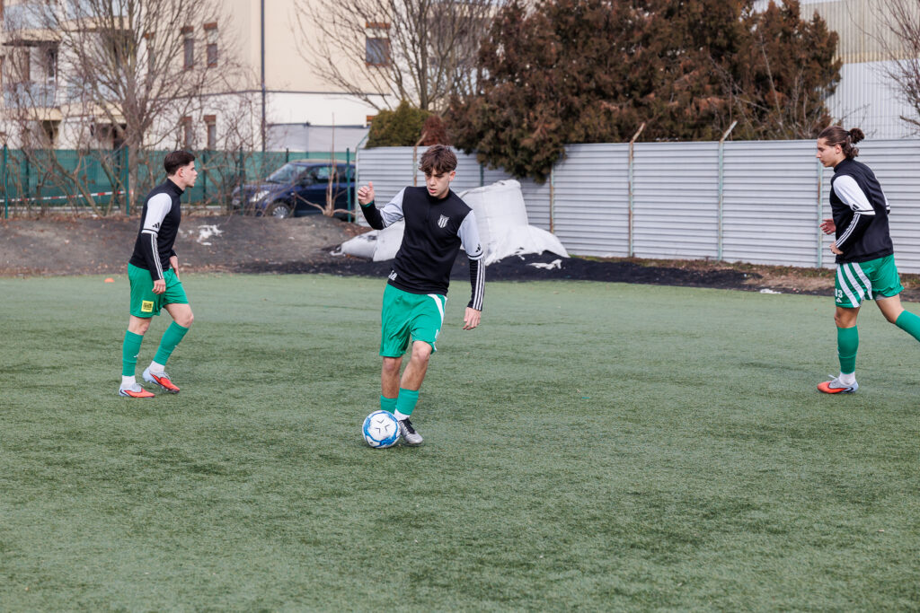 Tasnádi Áron kezdőként tett sokat a Hali három pontjáért!